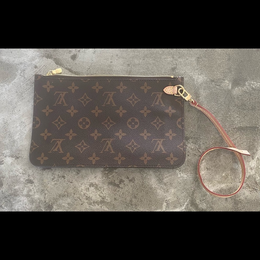 Authentic NEW Louis Vuitton Neverfull GM Monogram Wristlet